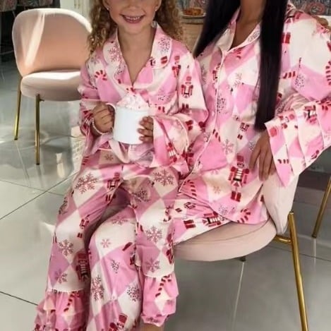💥HOT SALE 49% OFF💥Pink CANDY Christmas Silk Pajamas