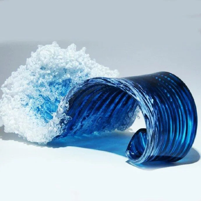 Majestic Wavy Vase