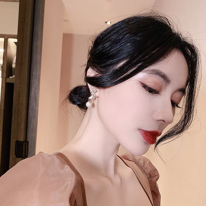 Luxurious Bowknot Pearl Dangle Earrings