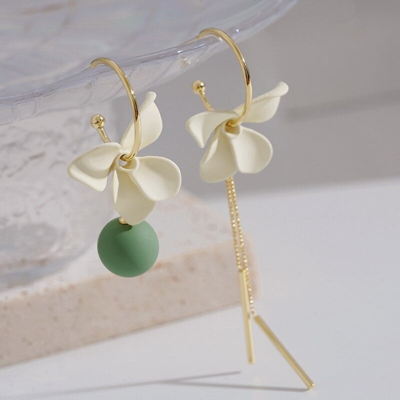 White Flower Asymmetric Tassel Earrings