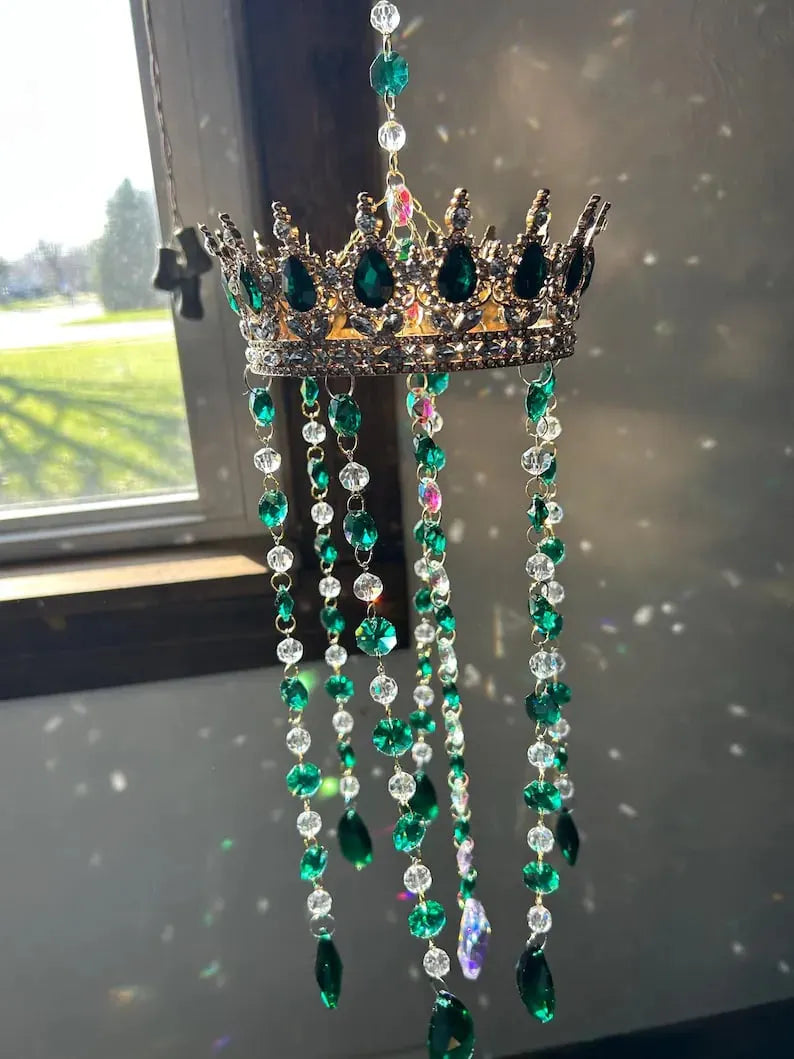 🔥Last Day 49% OFF - 🌈Handmade Crystal Crown Suncatcher – Rainbow Reflecting Window Decor