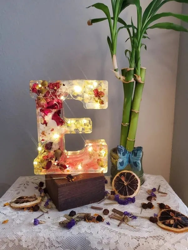 Handmade Floral Resin Night Light🕰