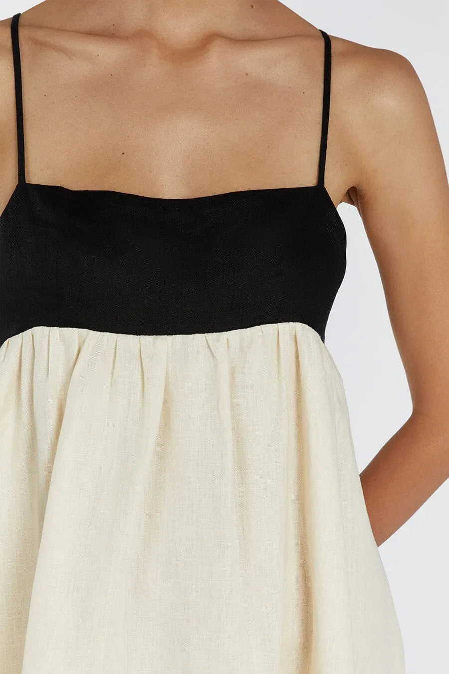 Contrast color suspender maxi dress