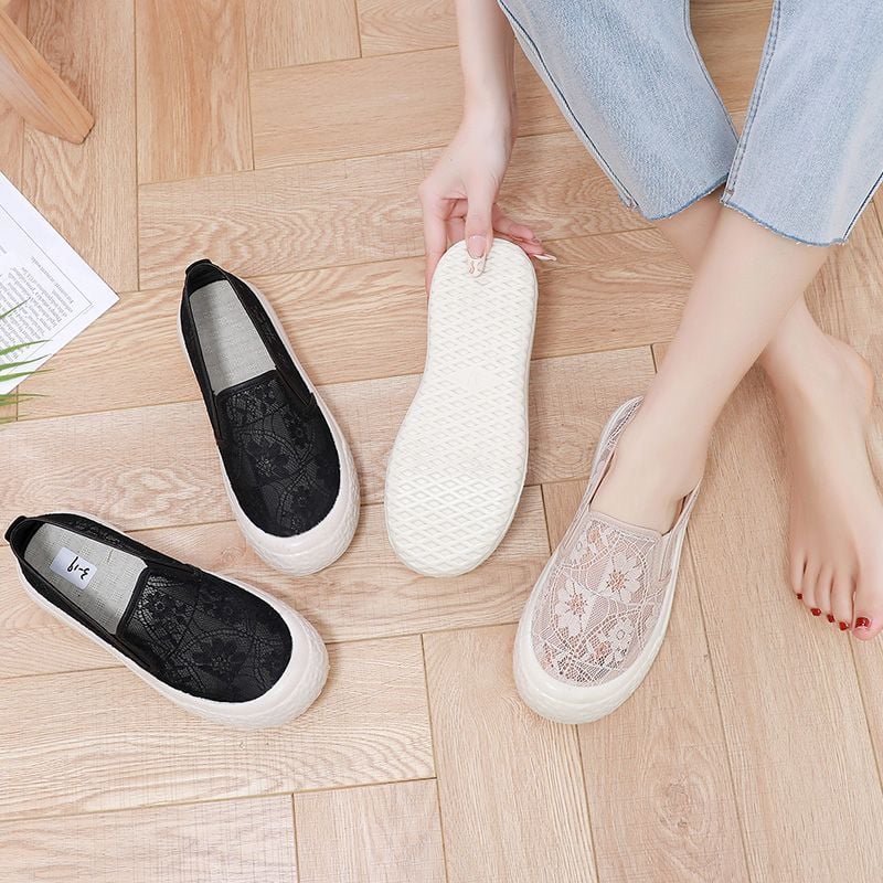 Hollow breathable thick-soled casual shoes