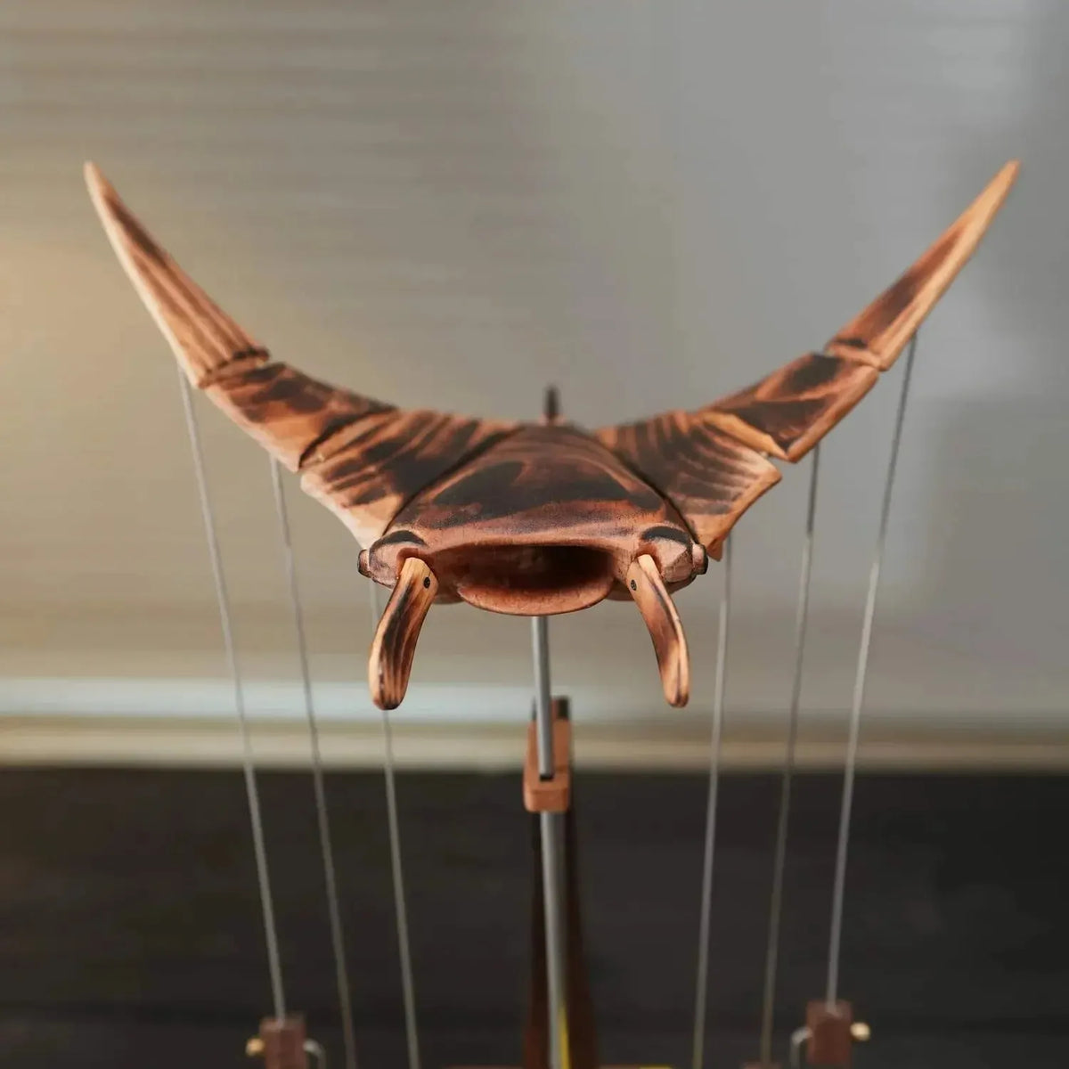 🔥Handcrafted Walnut Manta Ray Automaton – The Ocean’s Silent Glider🎁