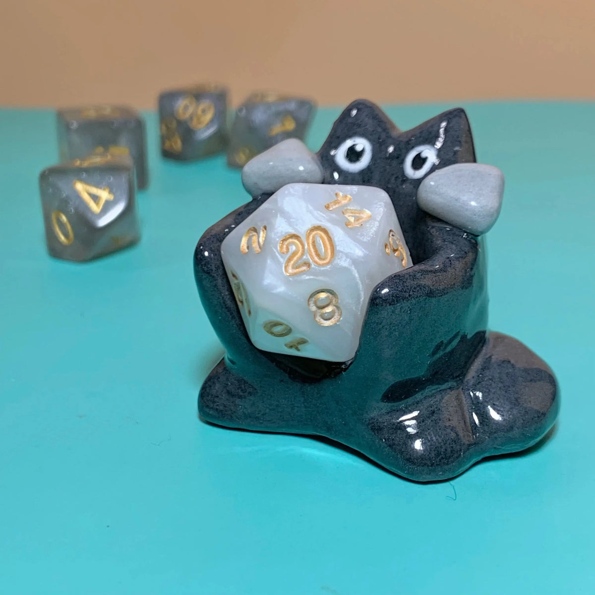 🔥Last Day 49% OFF - 🎨⚔️D&D Companion Cat D20 Holder