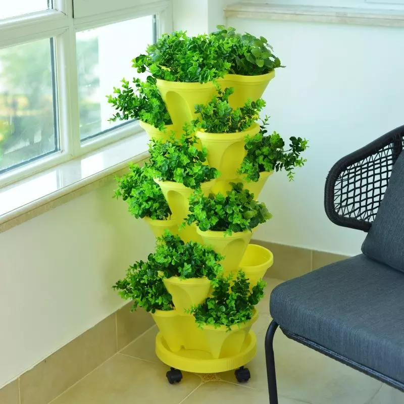 Stackable planters
