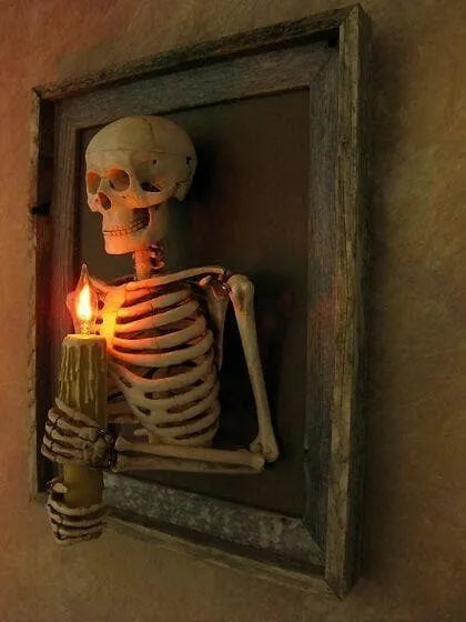 Framed 3D Skeleton Torso Holding Candle💀Haunted house skull