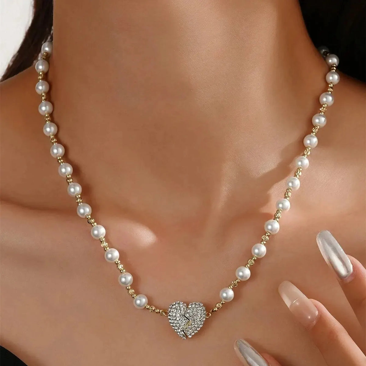 🔥 HOT SALE 🔥New Magnetic Pearl Heart Necklace