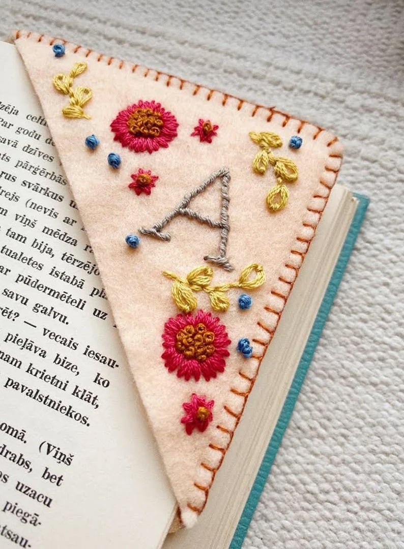THE 2ND ONE 50% OFF-Personalized hand embroidered corner bookmark