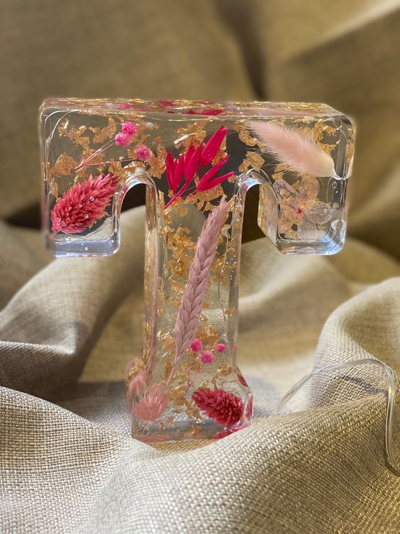 Handmade Floral Resin Night Light🕰
