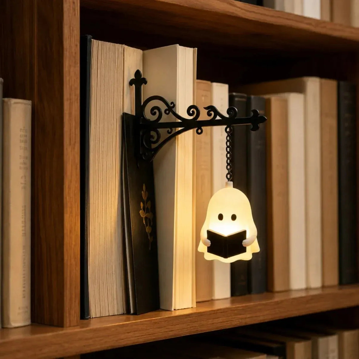 🔥HOT SALE🔥49% OFF📚Library Mini Bookshelf Lantern Lamp | Vintage Hanging LED Light・Book Nook Decor・Clip-On Design