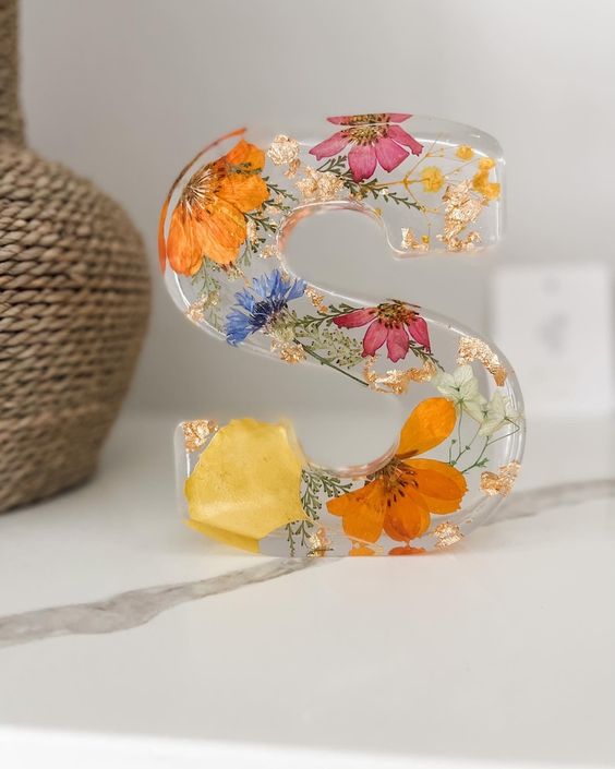 Handmade Floral Resin Night Light🕰