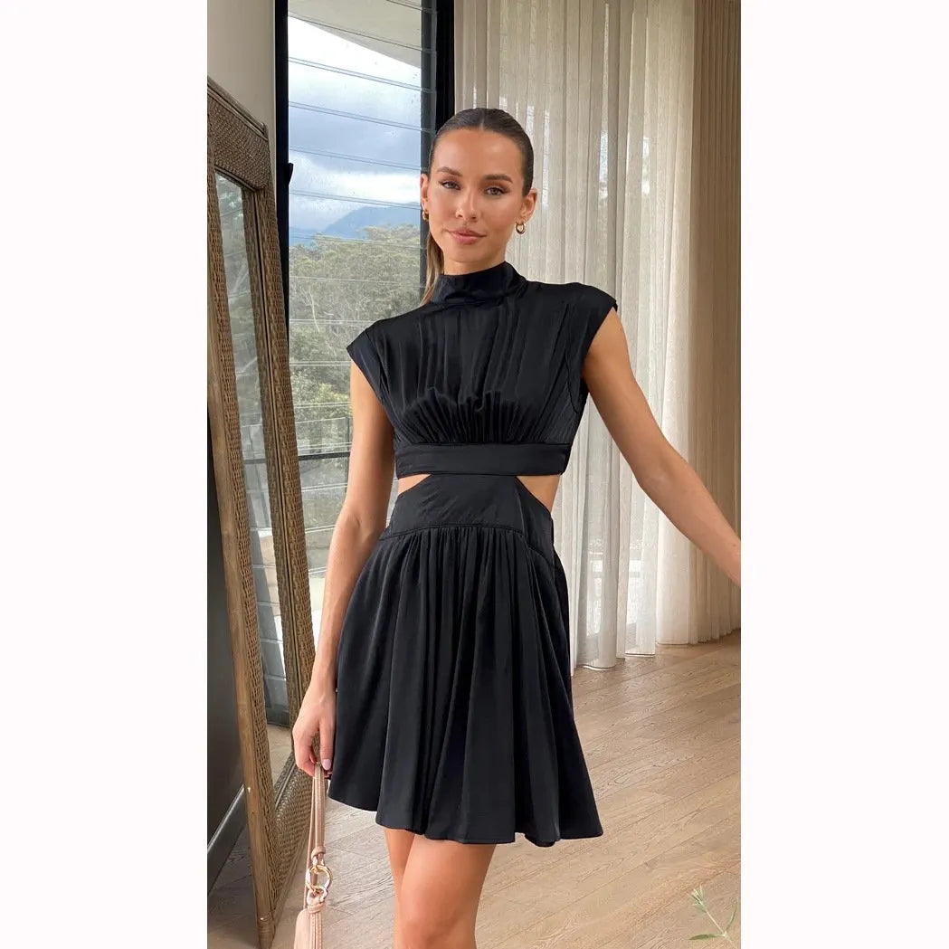 Cutout Waist Pocketed Vacation Midi/Mixi Dress