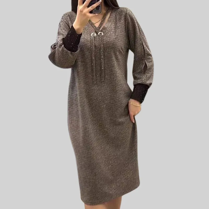 Women's long-sleeved dress, V-neck, tether.