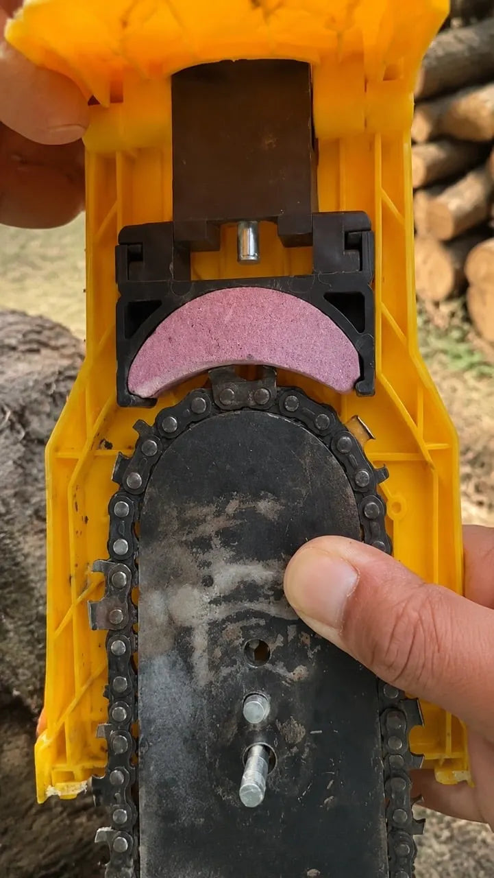 🪵Portable Chainsaw Sharpener with Extra Whetstone, Fast On-Saw Grinding Tool 🪓
